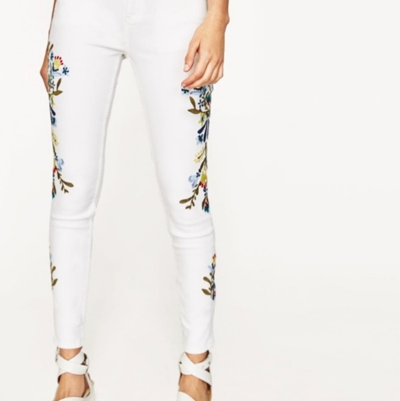 Zara Embroidered White Denim - Picture 2 of 7